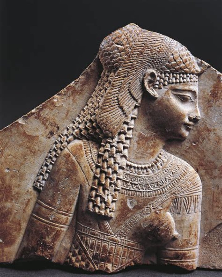 Cleopatra VII Biography, Life, Interesting Facts ·