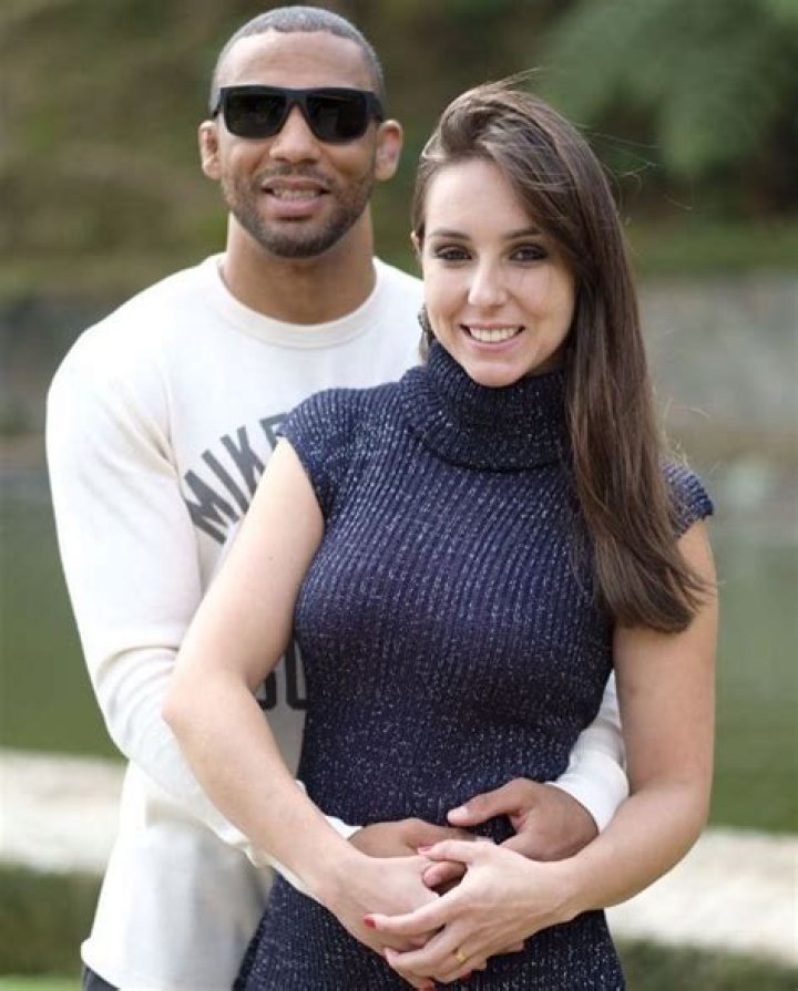 Does Edson Barbozas Wife Bruna Barboza Support His Career?