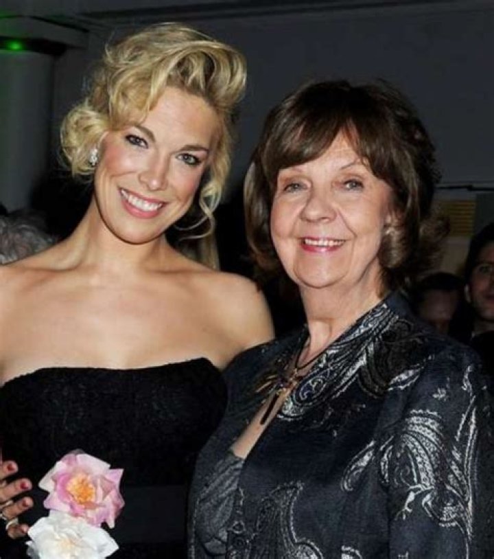 Hannah Waddingham Parents: Meet Melodie Kelly ·