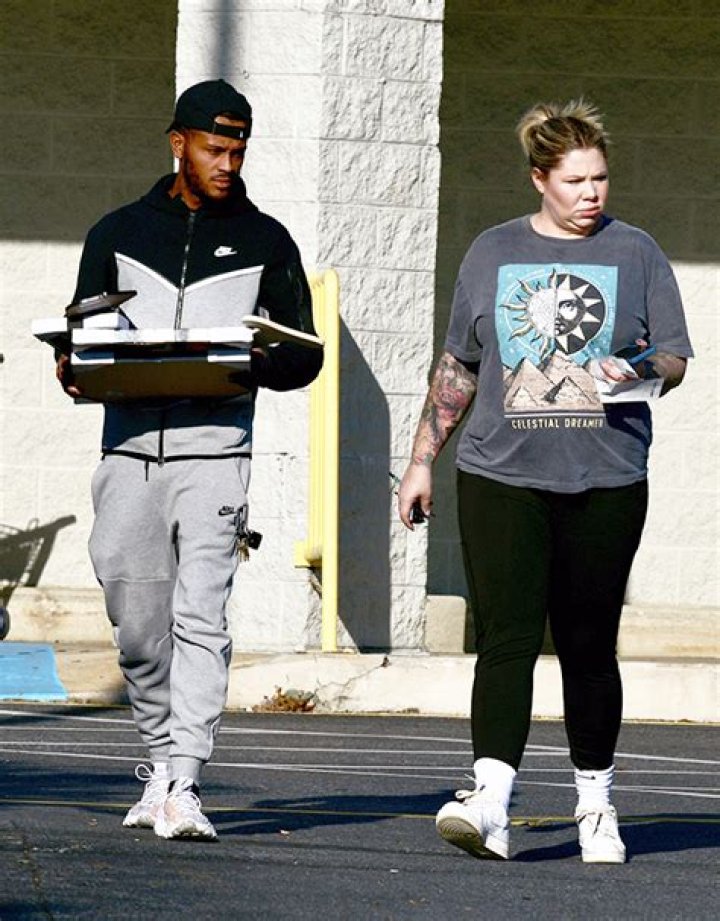 Heres The Truth We Know About Kailyn Lowrys Boyfriend, Elijah Scott |