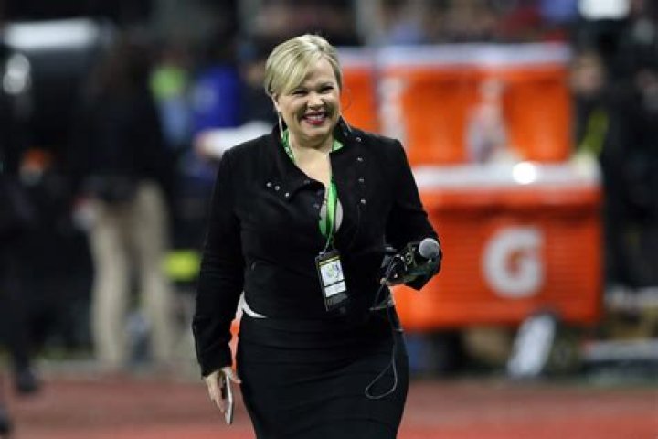 Holly Rowe Bio, Wiki, Age, Height, Spouse, Son, Family, Cancer, ESPN, Salary, Net Worth ·