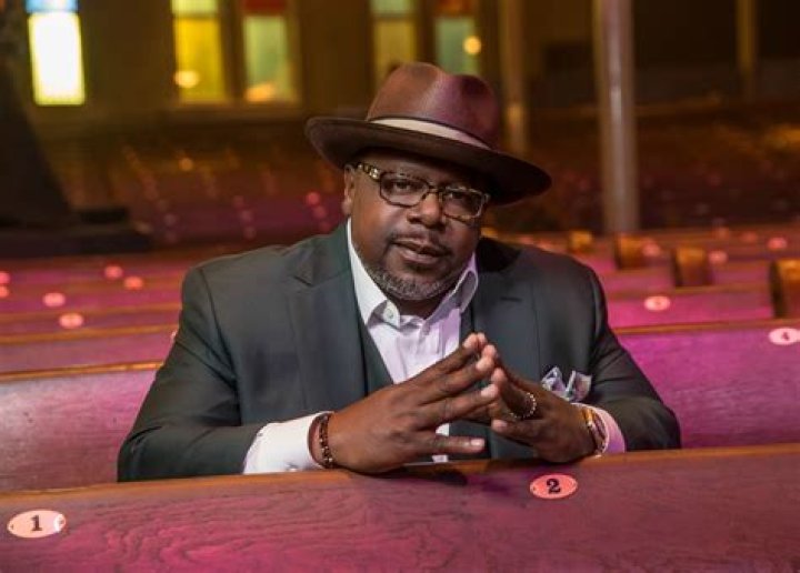 How Cedric the Entertainer Became One of the Richest Comedians in Hollywood