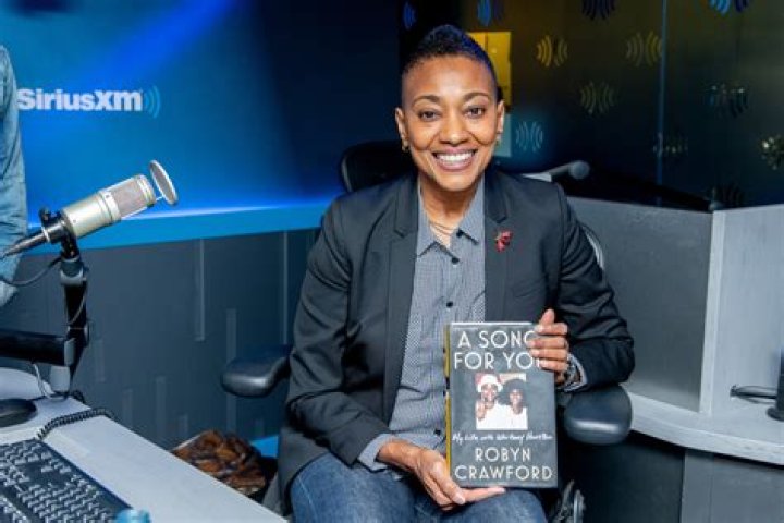 Is Robyn Crawford Gay? Confirms Her Sexuality In Her Memoir!