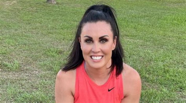 Jennifer Brennan - Bio, Age, Net Worth, Height, Single, Nationality, Career ·
