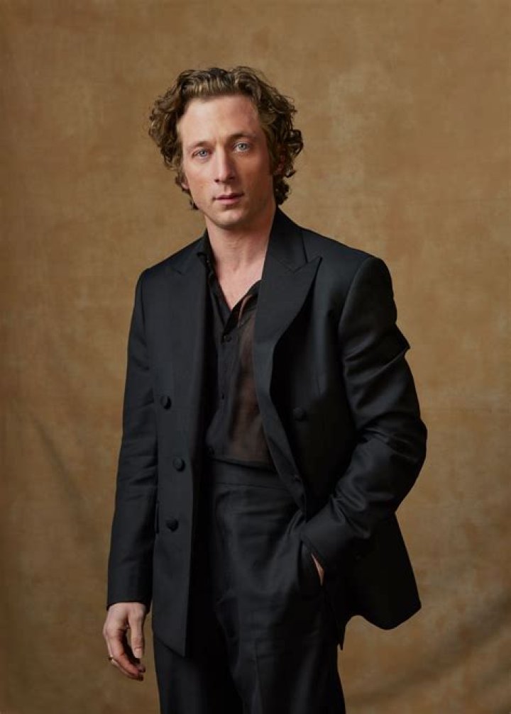 Jeremy Allen White Ethnicity, Nationality, Race, Family, Body measurements, career