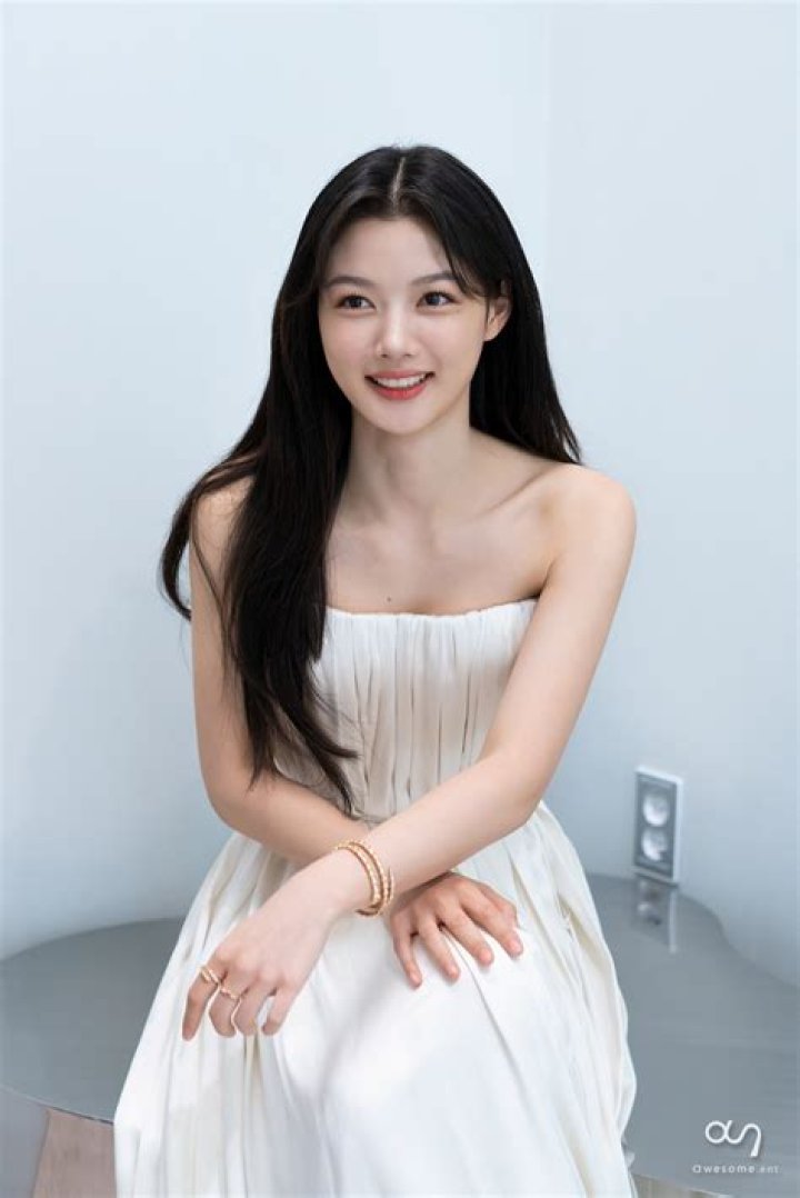 Kim Yoo Jung's Weight And Height Unraveled