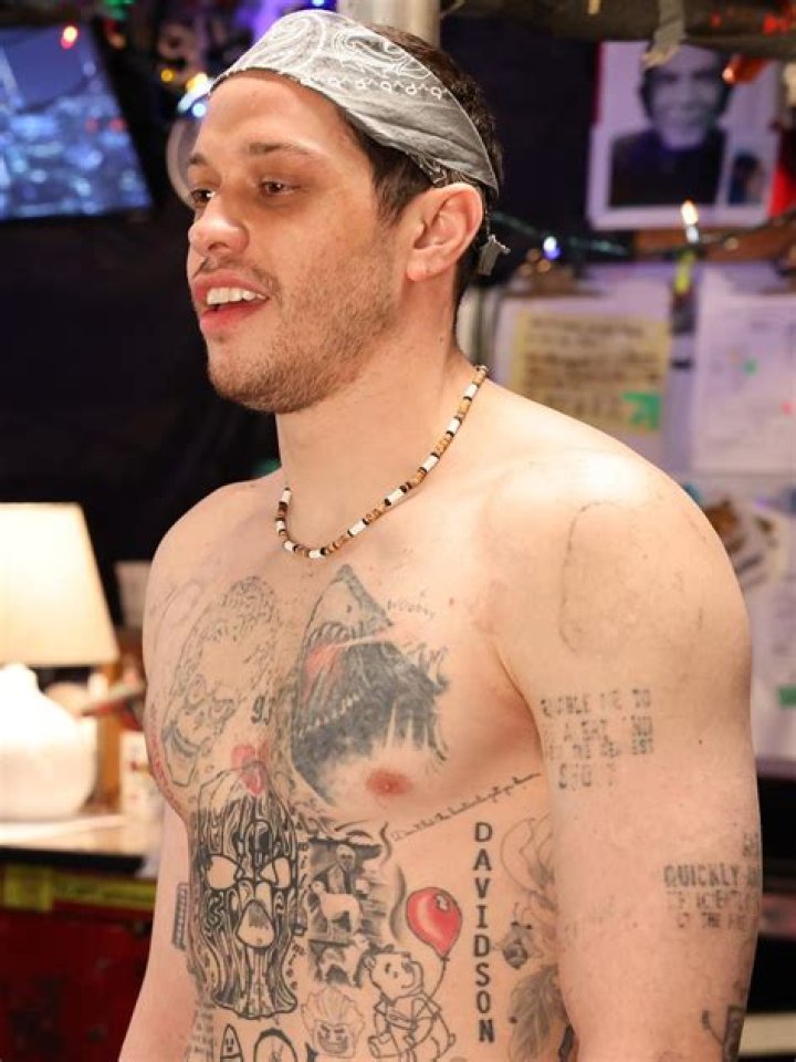 Uncover Pete Davidson's Weight: Unveiling The Truth