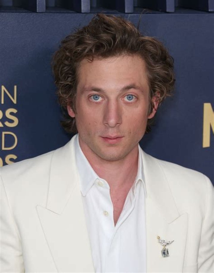 Unveiling Jeremy Allen White's Height And Weight: Uncovering Physicality And Professionalism
