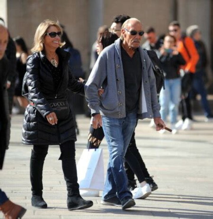 Who Is Les Gold S Wife Lili
