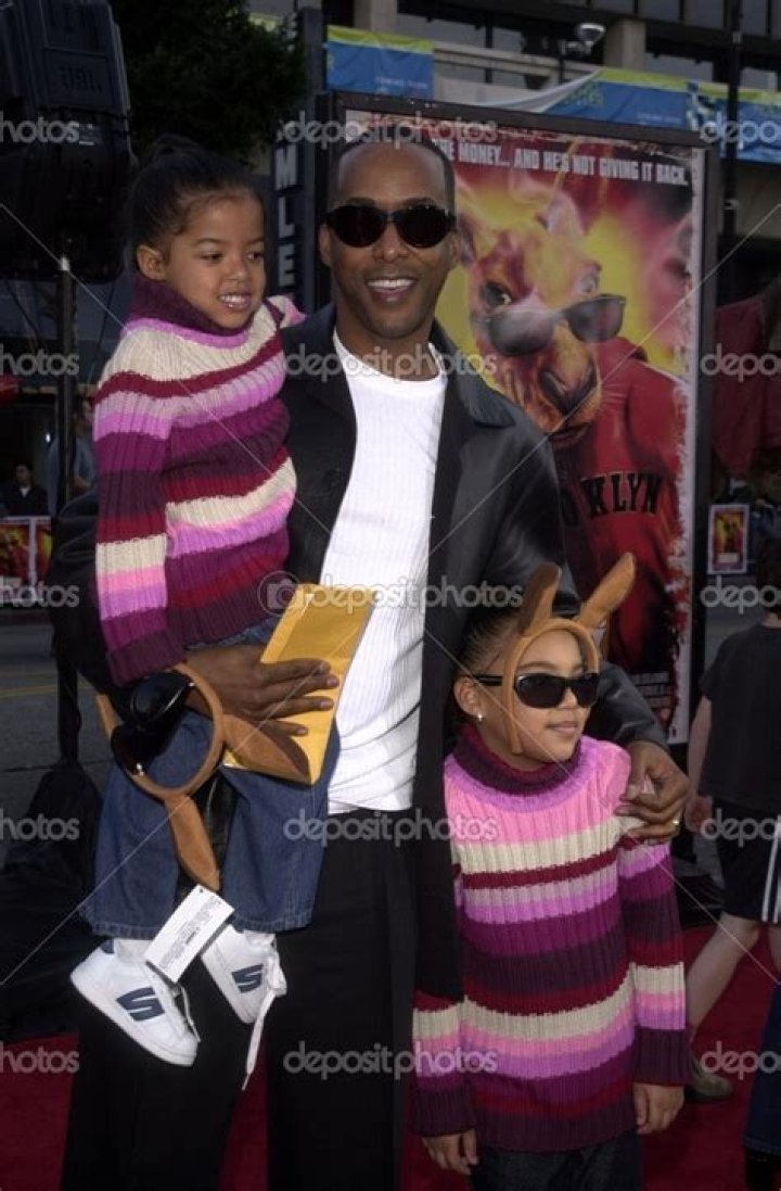 Yulanda Simon, Miguel Nunez Jr., and their children! ·
